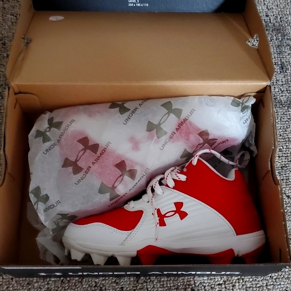 UA Leadoff Mid RM JR 2Y - Picture 1 of 10